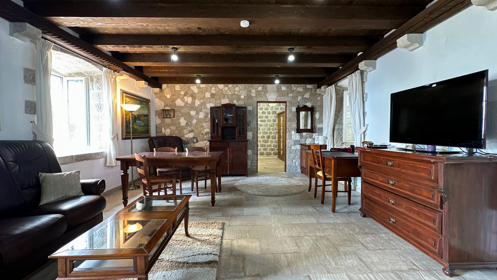 Stone & Beam interior — photo 7